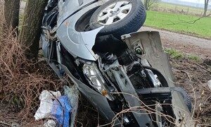 Wypadek w gminie Kąkolewnica, kierowca miał ponad 2 promile alkoholu we krwi.