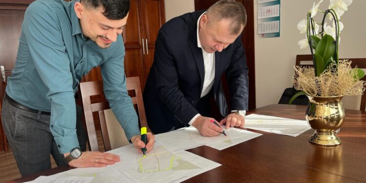 Spotkanie z przedstawicielem firmy LUKMAN. Fot. Gmina Ulan-Majorat