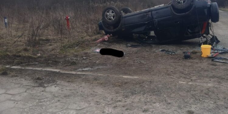 Dachował autem, miał prawo jazdy zaledwie 5 dni.