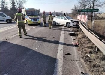 Groźne zderzenie na DK 19 w Radzyniu Podlaskim – jedna osoba poszkodowana