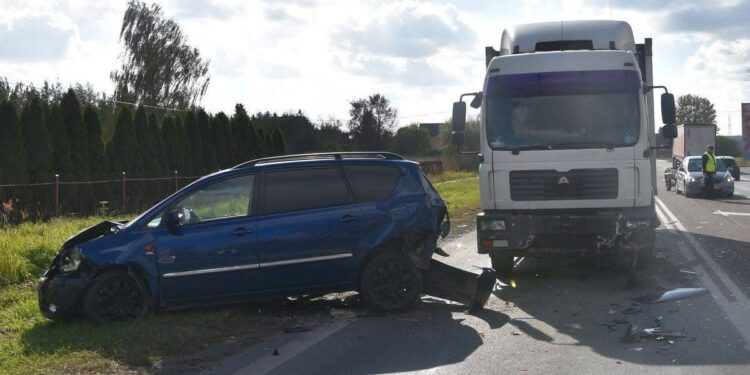 Wypadek drogowy na ulicy Kockiej w Radzyniu Podlaskim – pięć osób trafiło do szpitala