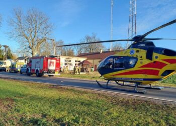 Wypadek na terenie budowy w gminie Komarówka Podlaska – trzy osoby trafiły do szpitala