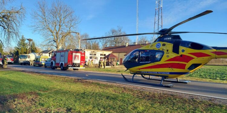 Wypadek na terenie budowy w gminie Komarówka Podlaska – trzy osoby trafiły do szpitala