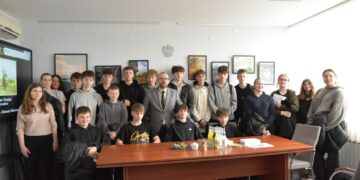 Młodzież w urzędzie. Burmistrz Radzynia Podlaskiego zaprasza uczniów do dialogu